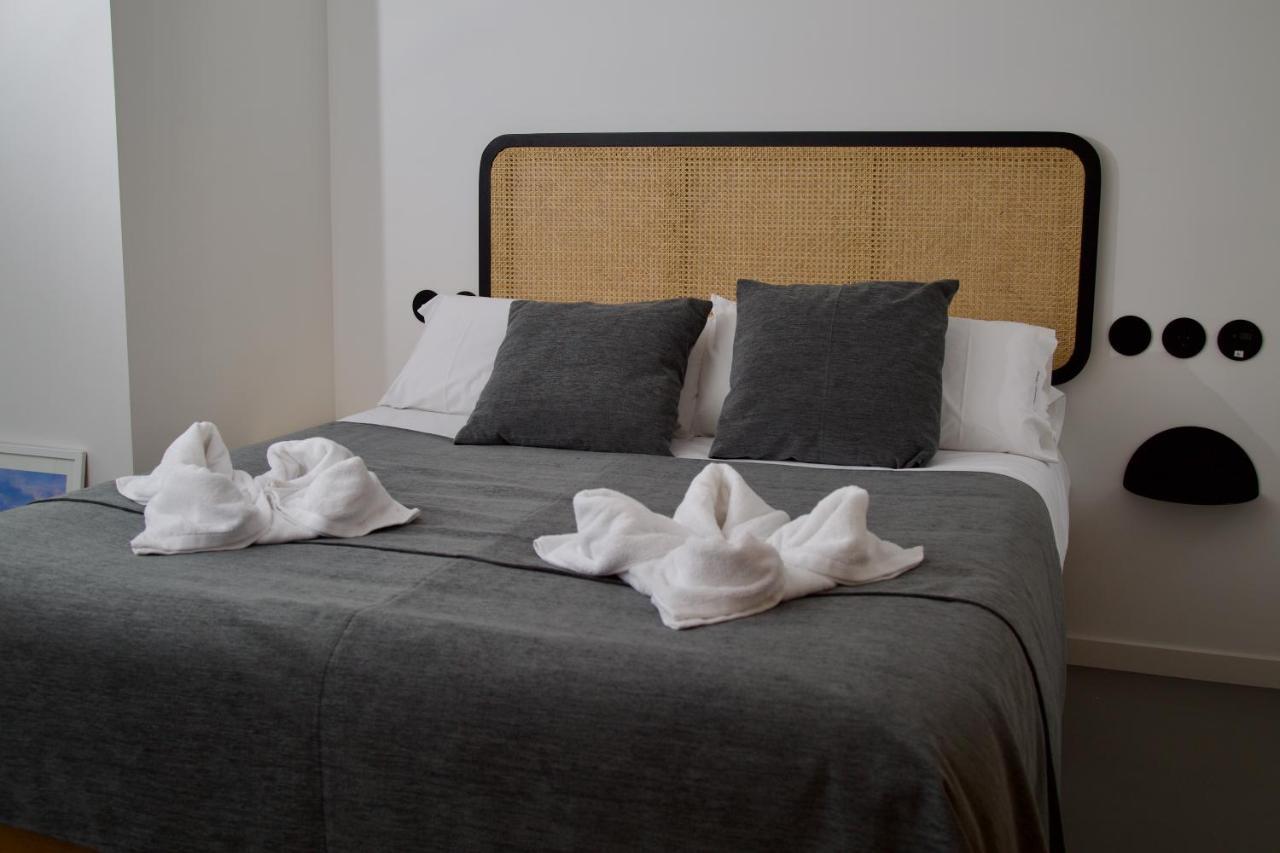 Suite 101 - 2 Bedroom Suite At Amando Perez Suites Ribadeo Luaran gambar